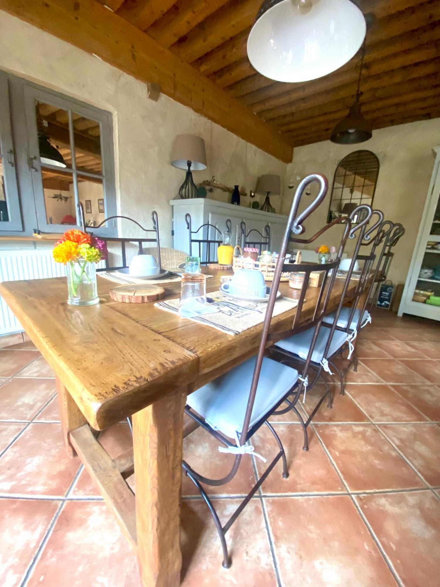 Une Ferme En Ville Bron Luaran gambar